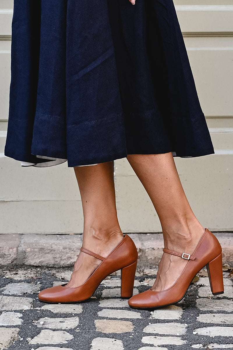 Caella™ | Elegant sandals with straps and a compact heel, perfect for all occasions