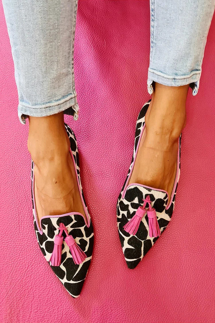 VALERIA | Elegant moccasins with pointed toes and decorative fringe details