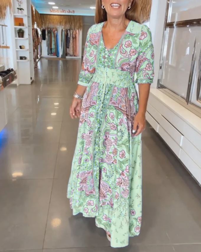 Party dress with V-neck and 3/4 sleeves