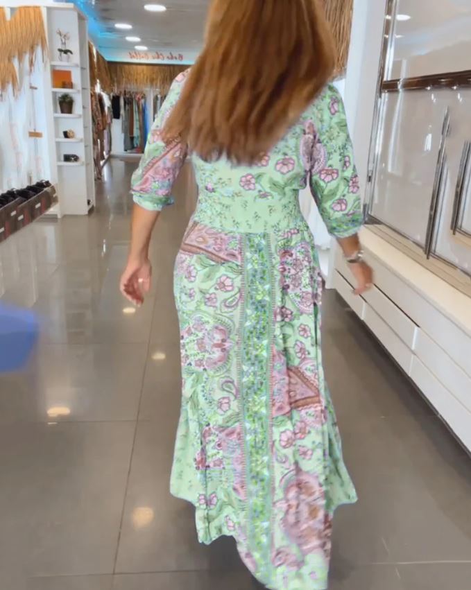 Party dress with V-neck and 3/4 sleeves