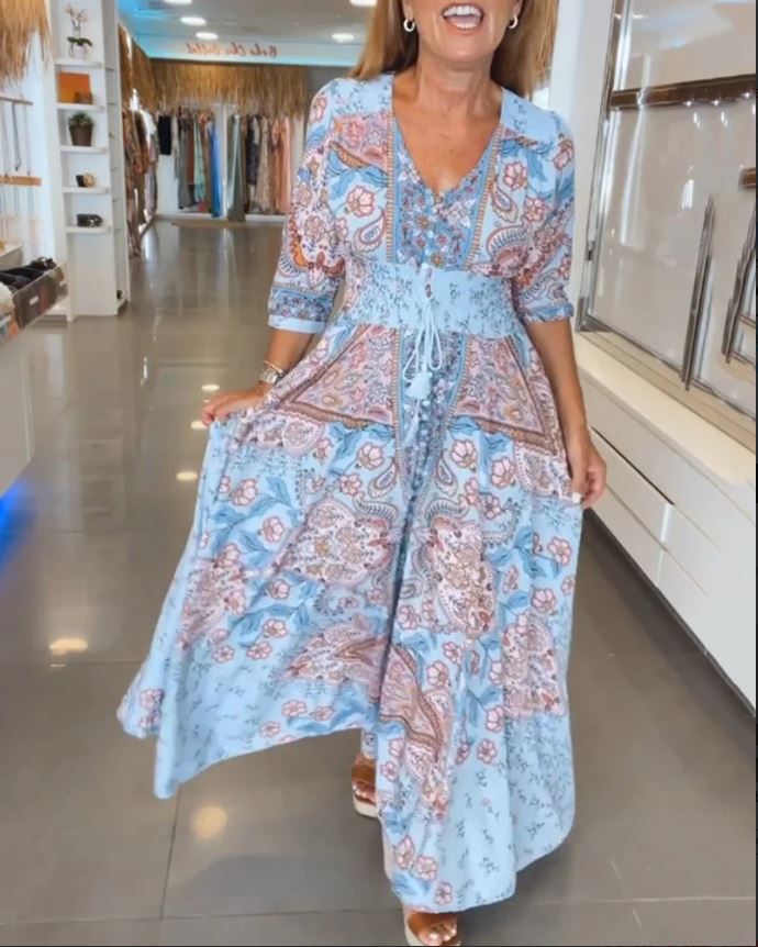 Party dress with V-neck and 3/4 sleeves