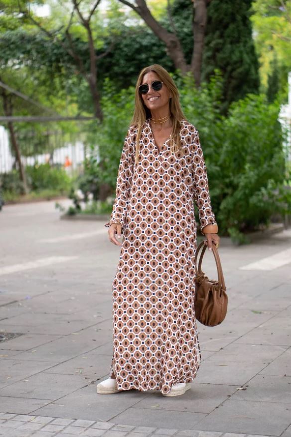 Bellevo | Elegant Dress with Brown Print