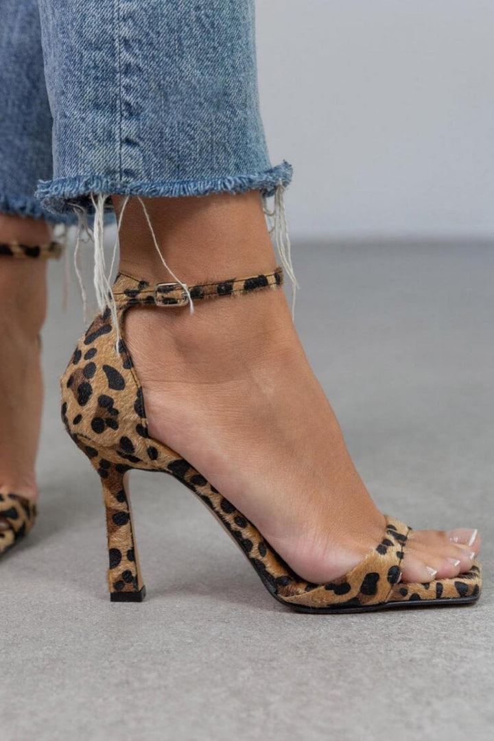 AFRICA | Elegant Animal Print Heeled Sandals for a Chic and Unique Look