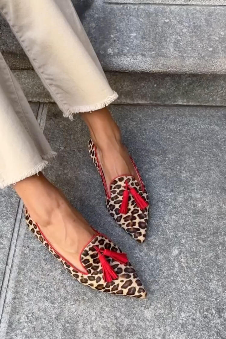 SAVINA | Elegant pointed toe loafers with fringed details for a refined look