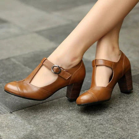 RACHELE | Elegant T-Strap Court Shoe with Low Heel for a Refined Look