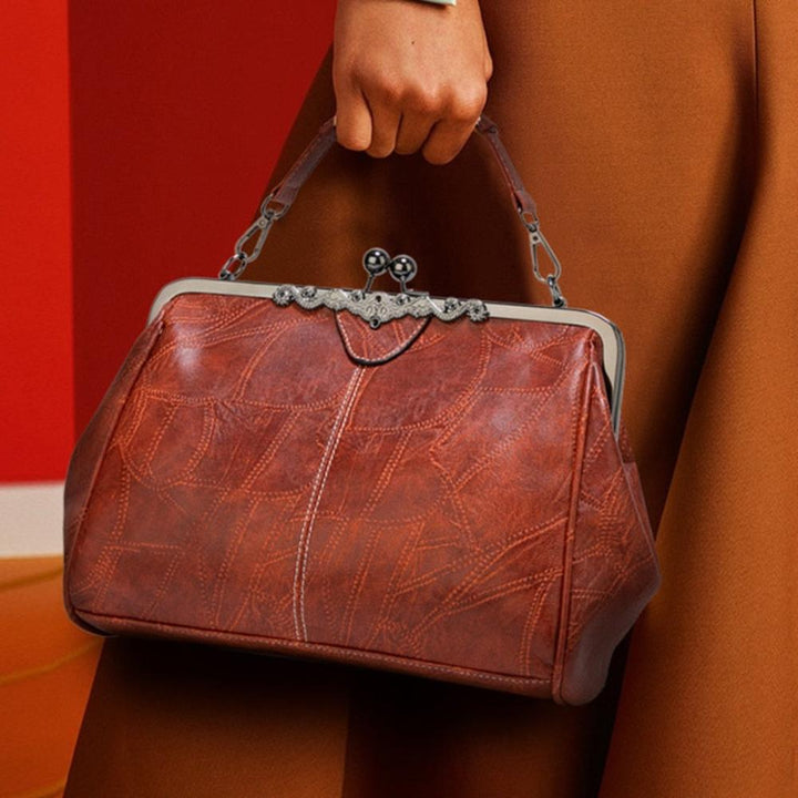 Mila | Vintage handbag with flap closure