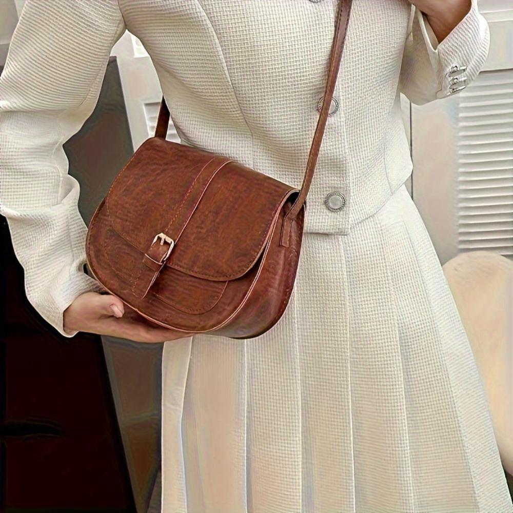 Evelyn™ | Classic Saddle-Shaped Shoulder Bag