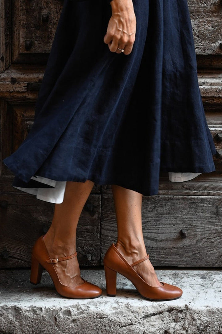 Caella™ | Elegant sandals with straps and a compact heel, perfect for all occasions